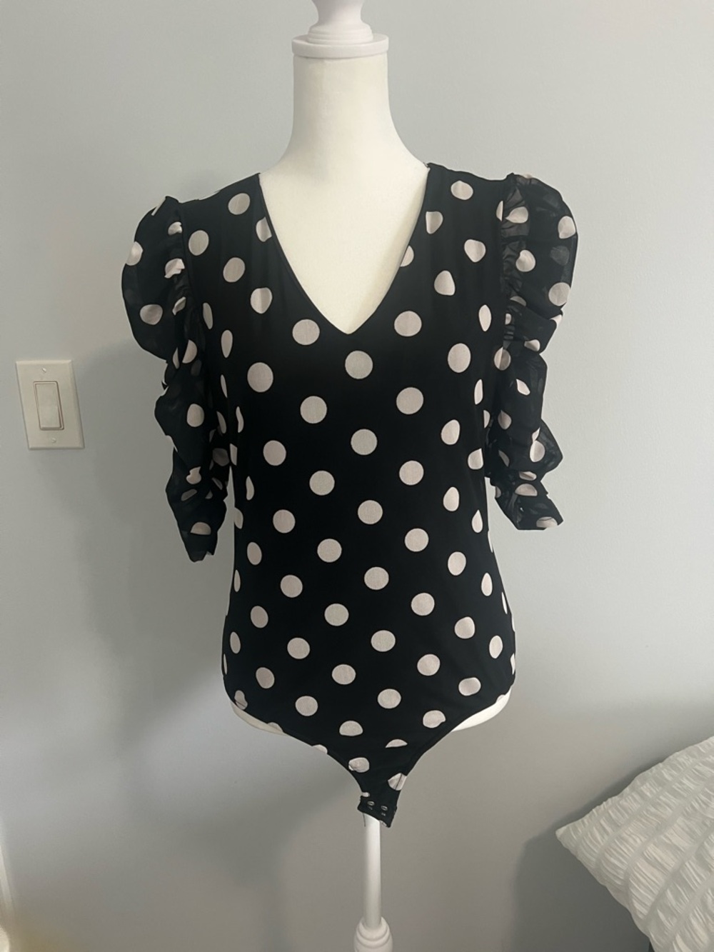 Polka Dot Puff Sleeve V-Neck Bodysuit - Black/White